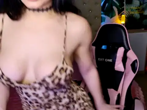 KattieSims online show from February 24, 1:13 am