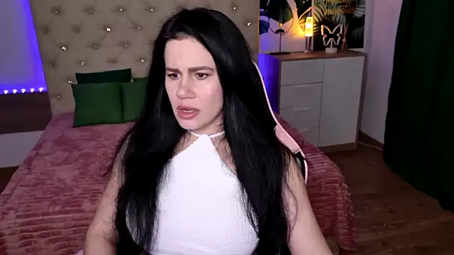 KattieSims online show from March 12, 8:31 pm