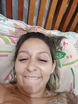 baixinhaloira online show from December 21, 2:19 am