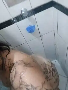 baixinhaloira online show from January 8, 2:14 am