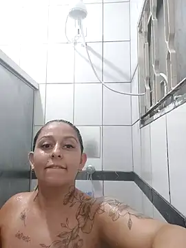 baixinhaloira online show from February 21, 1:33 am