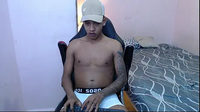 Snapshot of mr_stiven_ chatting on February 1, 6:10 am mr stiven online show from February 1, 6:10 am