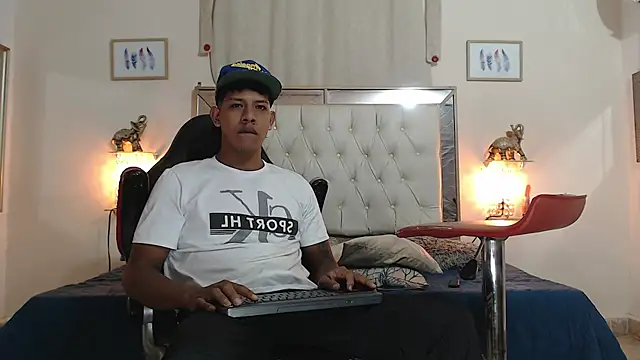 Snapshot of mr_stiven_ chatting on September 10, 2:22 am mr stiven online show from September 10, 2:22 am