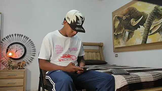 mr stiven  online show from April 18, 3:21 am