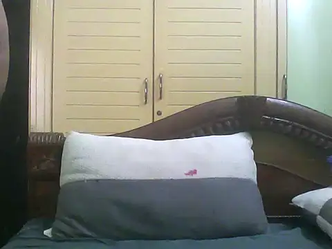 Snapshot of farhaanmacho chatting on June 18, 10:30 am farhaanmacho online show from June 18, 10:30 am