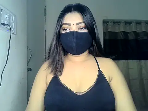 Snapshot of ishi_Beauty chatting on May 17, 4:32 am ishi Beauty online show from May 17, 4:32 am