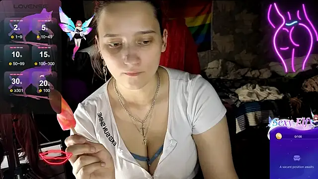 Snapshot of RachelPirce chatting on June 16, 2:19 pm RachelPirce online show from June 16, 2:19 pm