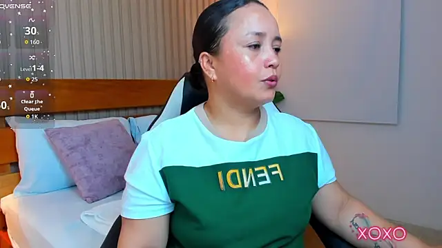 linda rios  online show from June 16, 8:33 pm