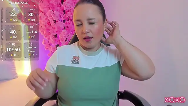 linda rios  online show from June 20, 8:22 pm