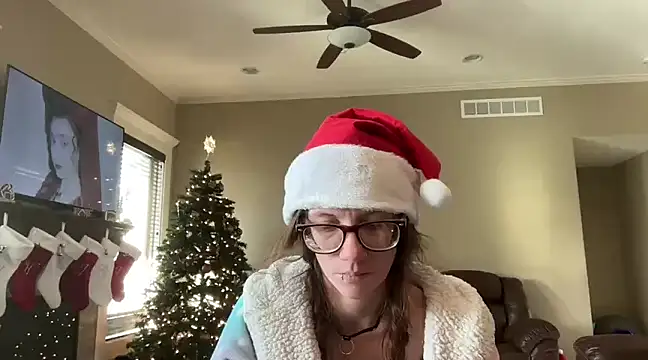 yourstrulylivy69 online show from December 16, 3:32 pm