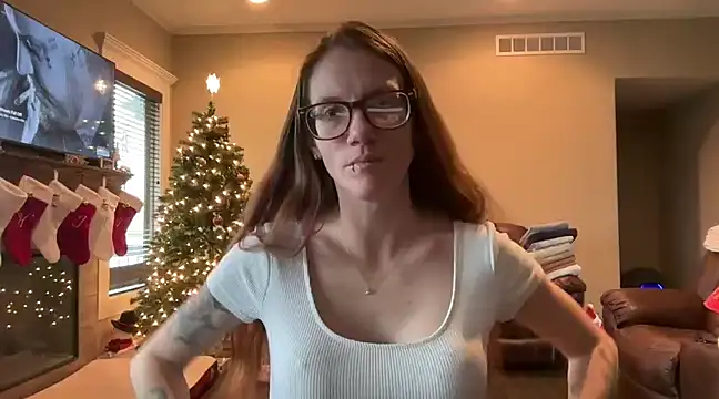 yourstrulylivy69 online show from December 18, 2:49 pm