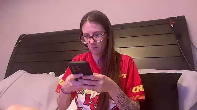 yourstrulylivy69 online show from January 19, 1:00 am