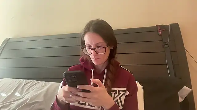 yourstrulylivy69 online show from January 23, 6:14 pm