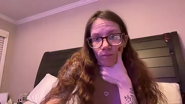 yourstrulylivy69 online show from February 21, 11:33 am