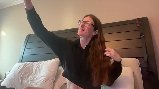 yourstrulylivy69 online show from February 23, 2:46 pm