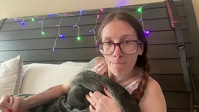 yourstrulylivy69 online show from February 26, 6:21 pm