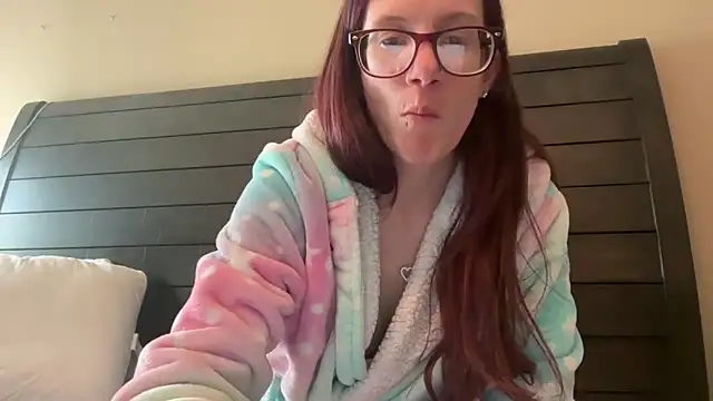 yourstrulylivy69 online show from March 7, 4:11 pm