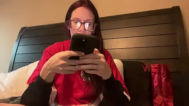 yourstrulylivy69 online show from March 11, 12:00 am