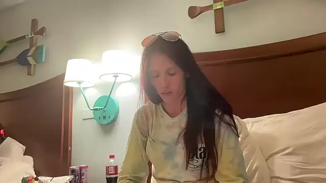 yourstrulylivy69 online show from March 18, 11:09 pm