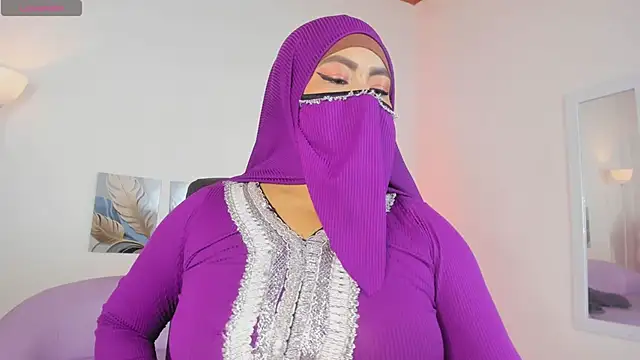 Snapshot of jazmin_anbar chatting on April 26, 10:07 pm jazmin anbar online show from April 26, 10:07 pm