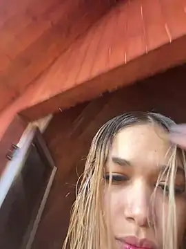 Snapshot of davinacaro chatting on January 28, 9:29 pm davinacaro online show from January 28, 9:29 pm