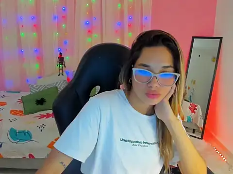 Snapshot of davinacaro chatting on October 20, 3:40 am davinacaro online show from October 20, 3:40 am