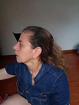 Snapshot of sasi_luna chatting on May 2, 1:16 pm sasi luna online show from May 2, 1:16 pm