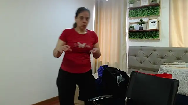 Snapshot of sasi_luna chatting on May 13, 1:41 pm sasi luna online show from May 13, 1:41 pm