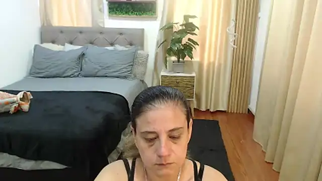 Snapshot of sasi_luna chatting on May 21, 1:29 pm sasi luna online show from May 21, 1:29 pm