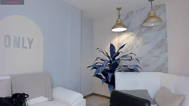 MiaFarrell  online show from March 7, 6:43 pm