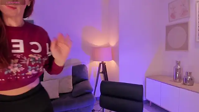 MiaFarrell  online show from October 5, 11:19 am