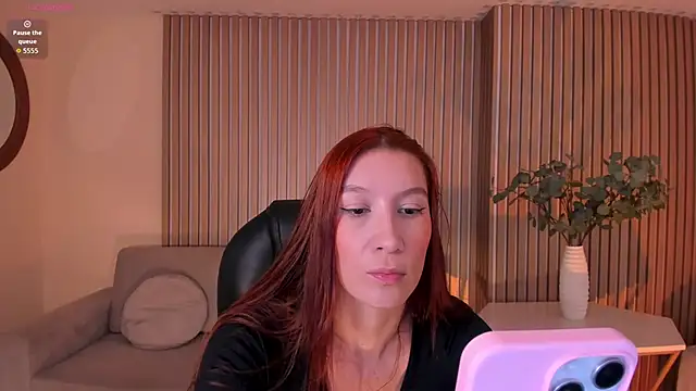 MiaFarrell  online show from June 8, 4:18 pm