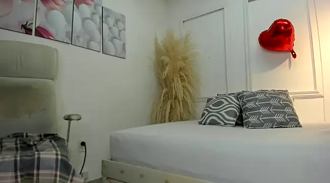 africa holmes online show from February 19, 1:29 am