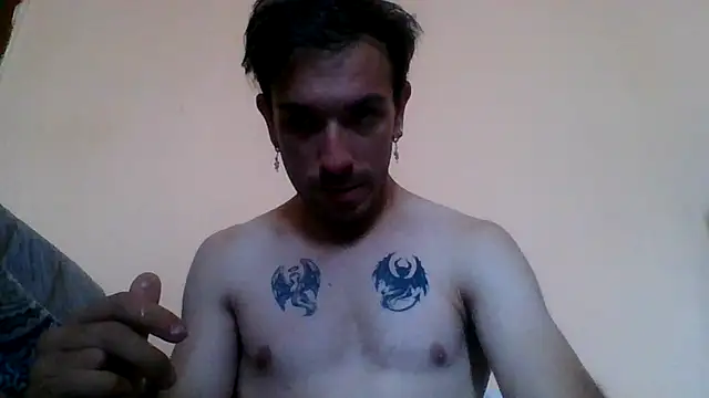 Snapshot of Frizzo379 chatting on June 21, 11:13 am Frizzo379 online show from June 21, 11:13 am