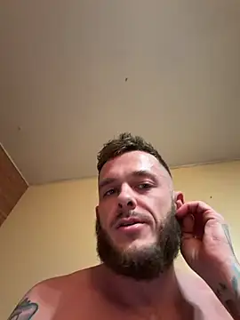 Snapshot of CustardMonster chatting on February 18, 3:24 am CustardMonster online show from February 18, 3:24 am