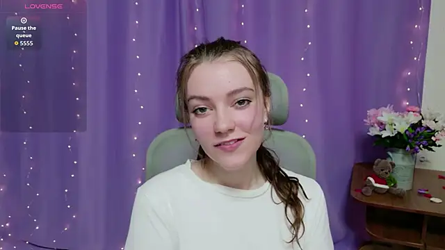 Lana  Cute  online show from April 24, 2:30 pm