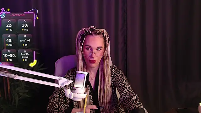 Cassie Bae online show from November 28, 5:43 am