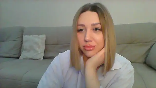 Snapshot of VickyLove047 chatting on February 14, 6:23 am VickyLove047 online show from February 14, 6:23 am