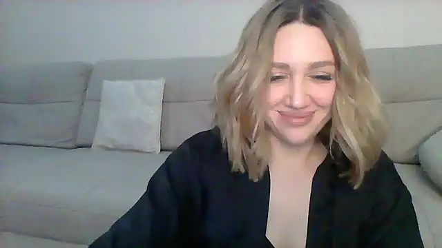 Snapshot of VickyLove047 chatting on February 15, 9:26 pm VickyLove047 online show from February 15, 9:26 pm