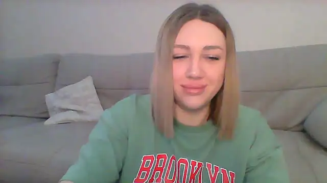 Snapshot of VickyLove047 chatting on March 1, 4:47 am VickyLove047 online show from March 1, 4:47 am