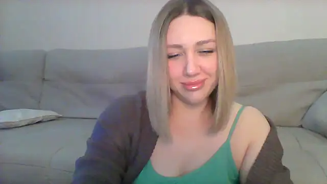 Snapshot of VickyLove047 chatting on March 8, 5:49 am VickyLove047 online show from March 8, 5:49 am