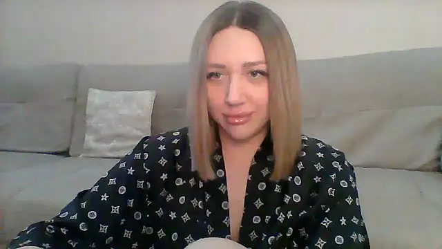 Snapshot of VickyLove047 chatting on March 10, 5:00 am VickyLove047 online show from March 10, 5:00 am