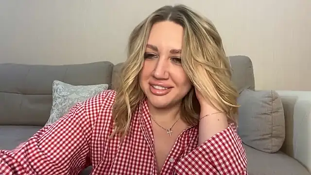 Snapshot of VickyLove047 chatting on October 9, 7:28 am VickyLove047 online show from October 9, 7:28 am