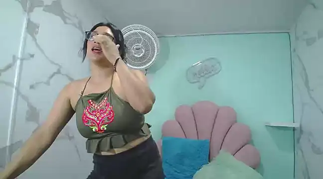 Snapshot of karime_sexygirl chatting on January 19, 5:18 pm karime sexygirl online show from January 19, 5:18 pm