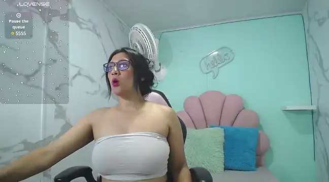 Snapshot of karime_sexygirl chatting on January 28, 12:00 pm karime sexygirl online show from January 28, 12:00 pm