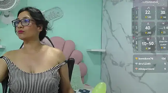 Snapshot of karime_sexygirl chatting on February 3, 1:09 am karime sexygirl online show from February 3, 1:09 am