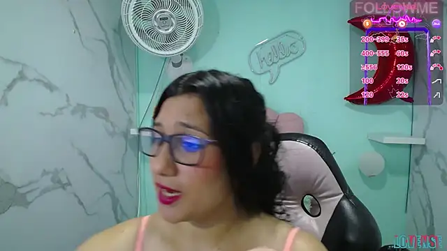 Snapshot of karime_sexygirl chatting on March 9, 7:05 pm karime sexygirl online show from March 9, 7:05 pm