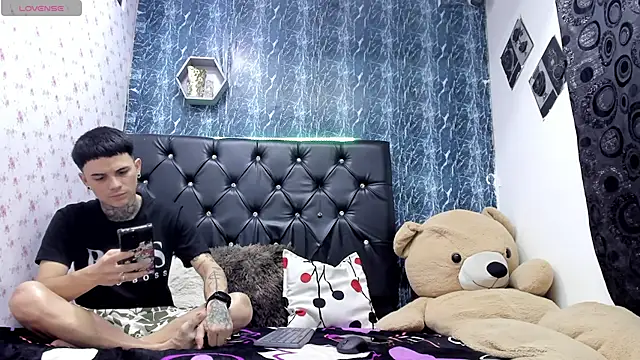 exotic hot couple online show from February 4, 9:09 pm