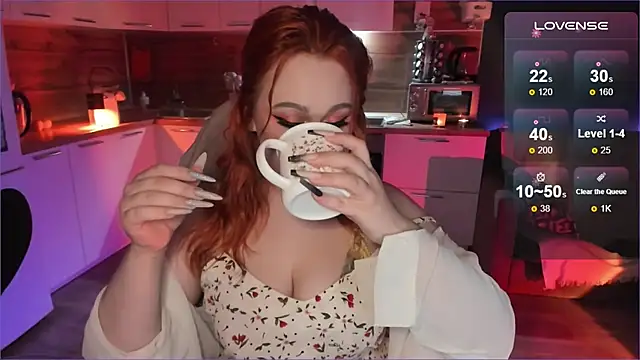 Snapshot of Flower_Camellia77 chatting on December 17, 8:32 pm Flower Camellia77 online show from December 17, 8:32 pm