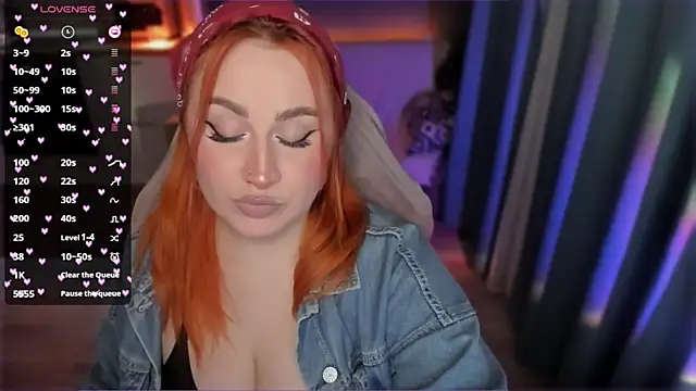 Snapshot of Flower_Camellia77 chatting on March 11, 8:20 pm Flower Camellia77 online show from March 11, 8:20 pm